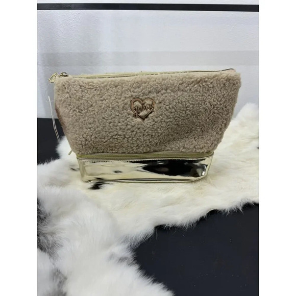 Juicy Couture Handbags - Juicy COUTURE Travel Cosmetic Bag Beige Sherpa Gold Makeup Bag New W/Tags Shiny
